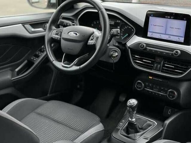 Белый Форд Фокус, объемом двигателя 1.5 л и пробегом 72 тыс. км за 12800 $, фото 7 на Automoto.ua