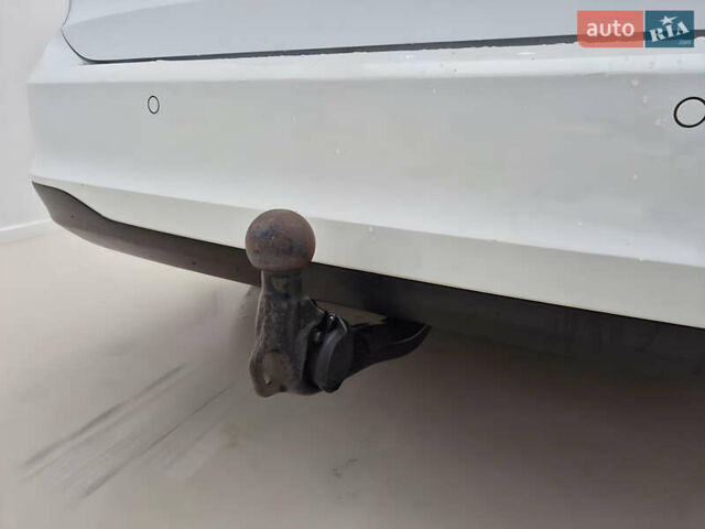 Белый Форд Фокус, объемом двигателя 1.5 л и пробегом 189 тыс. км за 11300 $, фото 11 на Automoto.ua