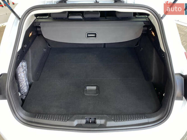 Белый Форд Фокус, объемом двигателя 1.5 л и пробегом 194 тыс. км за 13950 $, фото 4 на Automoto.ua