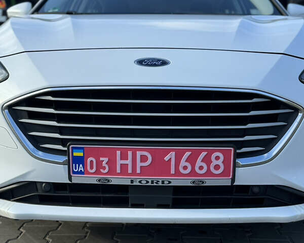 Белый Форд Фокус, объемом двигателя 1.5 л и пробегом 180 тыс. км за 13499 $, фото 9 на Automoto.ua