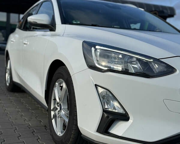 Белый Форд Фокус, объемом двигателя 1.5 л и пробегом 180 тыс. км за 13499 $, фото 10 на Automoto.ua