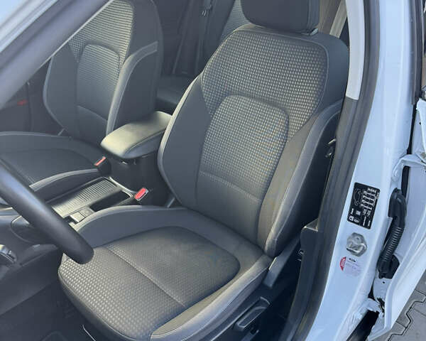 Белый Форд Фокус, объемом двигателя 1.5 л и пробегом 180 тыс. км за 13499 $, фото 21 на Automoto.ua