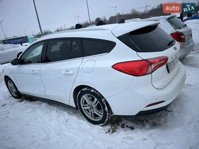 Білий Форд Фокус, об'ємом двигуна 1.5 л та пробігом 183 тис. км за 13299 $, фото 3 на Automoto.ua