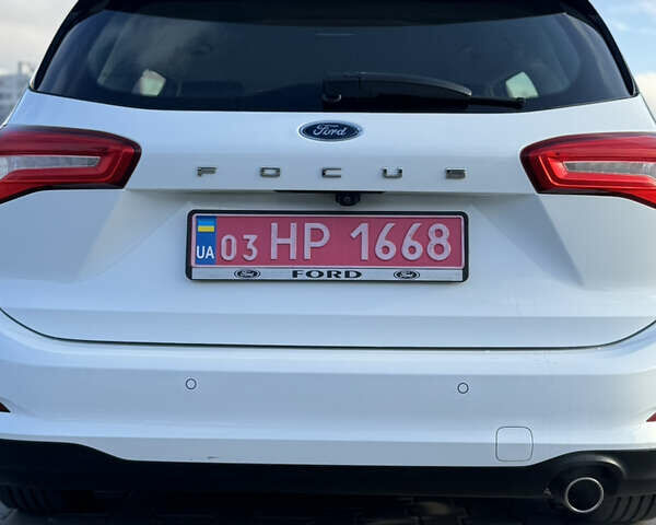 Белый Форд Фокус, объемом двигателя 1.5 л и пробегом 180 тыс. км за 13499 $, фото 12 на Automoto.ua