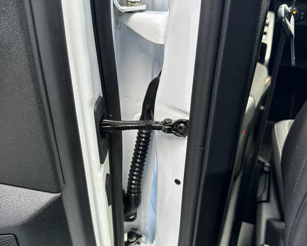 Белый Форд Фокус, объемом двигателя 1.5 л и пробегом 180 тыс. км за 13499 $, фото 65 на Automoto.ua