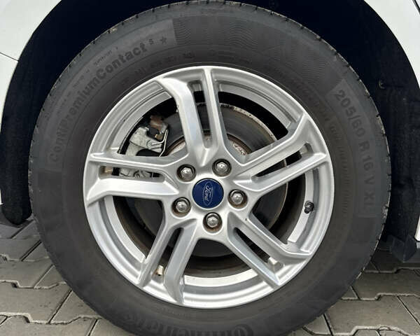 Белый Форд Фокус, объемом двигателя 1.5 л и пробегом 180 тыс. км за 13499 $, фото 58 на Automoto.ua