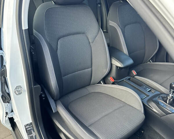 Белый Форд Фокус, объемом двигателя 1.5 л и пробегом 180 тыс. км за 13499 $, фото 35 на Automoto.ua