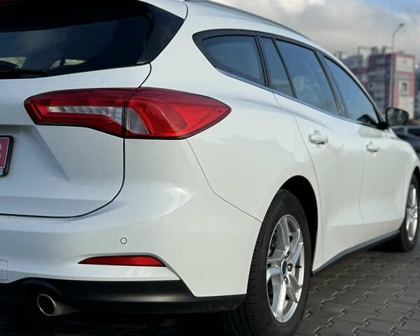 Белый Форд Фокус, объемом двигателя 1.5 л и пробегом 180 тыс. км за 13499 $, фото 11 на Automoto.ua