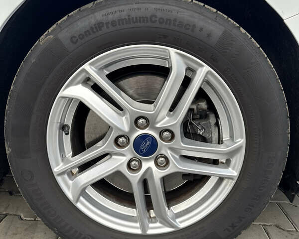 Белый Форд Фокус, объемом двигателя 1.5 л и пробегом 180 тыс. км за 13499 $, фото 57 на Automoto.ua