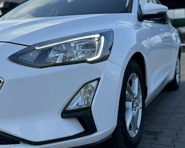 Белый Форд Фокус, объемом двигателя 1.5 л и пробегом 180 тыс. км за 13499 $, фото 8 на Automoto.ua