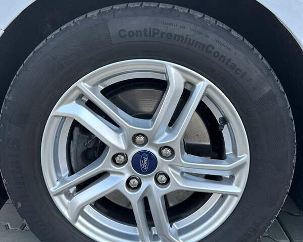 Белый Форд Фокус, объемом двигателя 1.5 л и пробегом 180 тыс. км за 13499 $, фото 56 на Automoto.ua