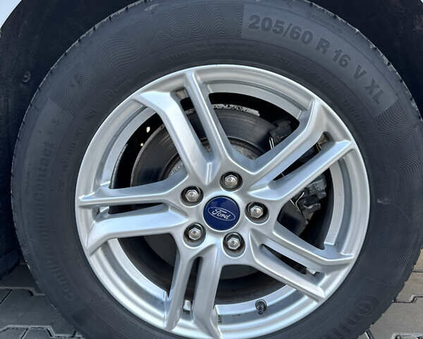 Белый Форд Фокус, объемом двигателя 1.5 л и пробегом 180 тыс. км за 13499 $, фото 55 на Automoto.ua