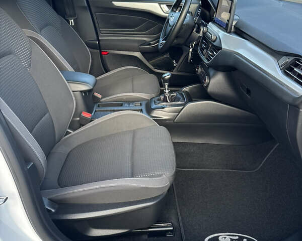 Белый Форд Фокус, объемом двигателя 1.5 л и пробегом 180 тыс. км за 13499 $, фото 34 на Automoto.ua