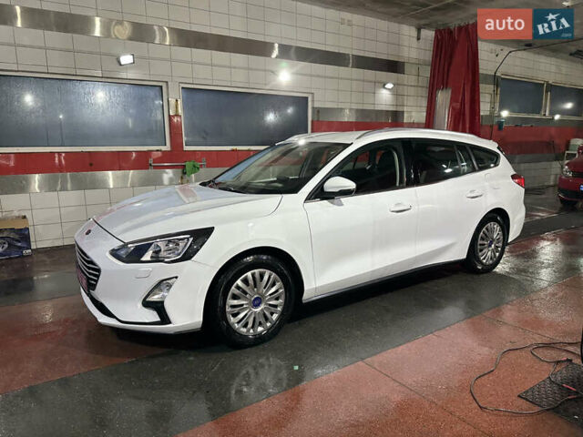 Белый Форд Фокус, объемом двигателя 1.5 л и пробегом 162 тыс. км за 15200 $, фото 9 на Automoto.ua