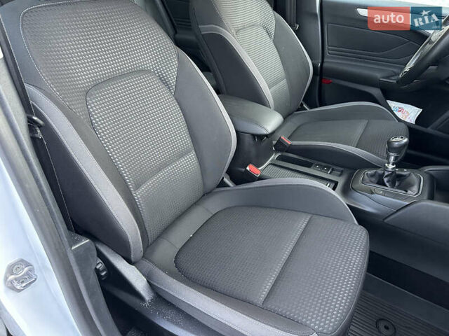 Белый Форд Фокус, объемом двигателя 1.5 л и пробегом 162 тыс. км за 15200 $, фото 33 на Automoto.ua