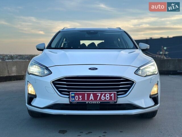 Білий Форд Фокус, об'ємом двигуна 1.5 л та пробігом 162 тис. км за 13200 $, фото 3 на Automoto.ua