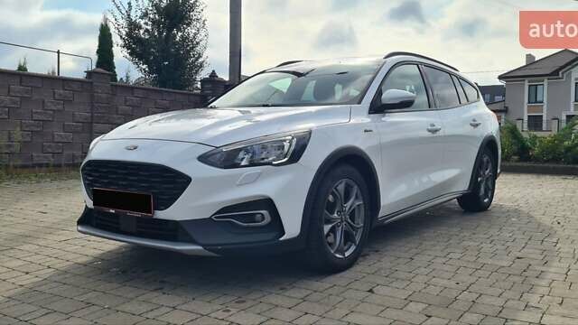 Белый Форд Фокус, объемом двигателя 1.5 л и пробегом 188 тыс. км за 16900 $, фото 1 на Automoto.ua