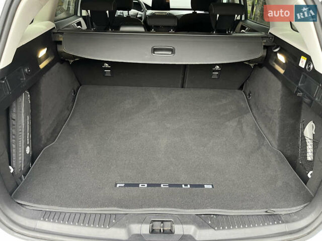 Белый Форд Фокус, объемом двигателя 1.5 л и пробегом 184 тыс. км за 17800 $, фото 17 на Automoto.ua
