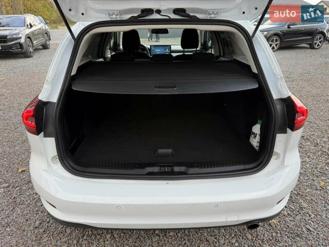 Білий Форд Фокус, об'ємом двигуна 1.5 л та пробігом 94 тис. км за 20500 $, фото 16 на Automoto.ua