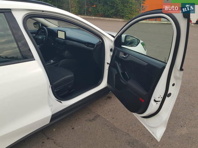Белый Форд Фокус, объемом двигателя 1.5 л и пробегом 82 тыс. км за 19900 $, фото 31 на Automoto.ua