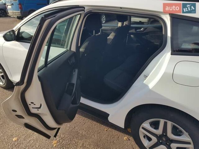 Белый Форд Фокус, объемом двигателя 1.5 л и пробегом 82 тыс. км за 18500 $, фото 37 на Automoto.ua