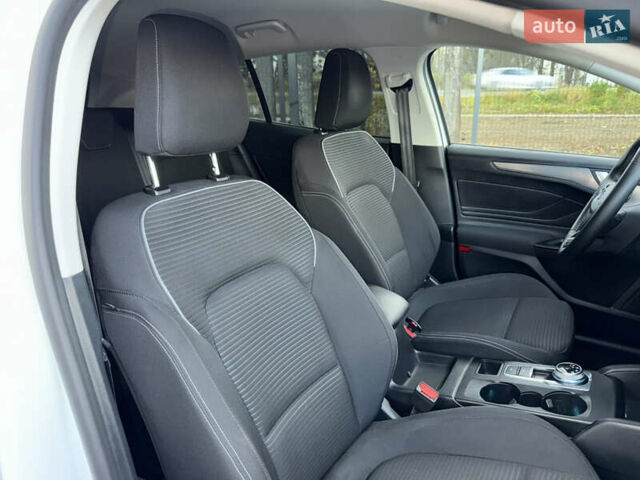 Білий Форд Фокус, об'ємом двигуна 1.5 л та пробігом 94 тис. км за 20500 $, фото 54 на Automoto.ua