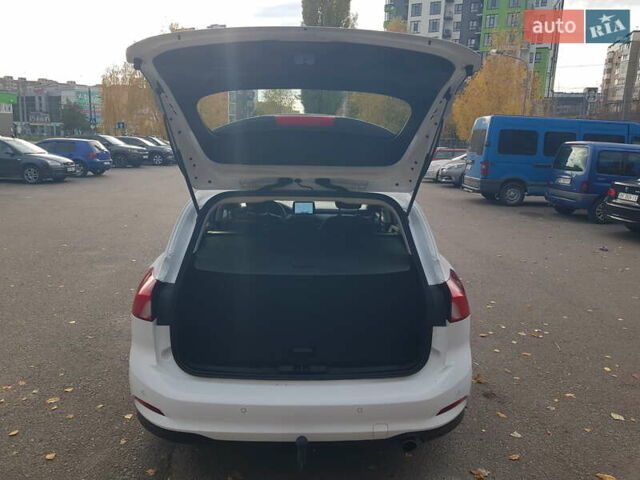 Белый Форд Фокус, объемом двигателя 1.5 л и пробегом 82 тыс. км за 18500 $, фото 40 на Automoto.ua