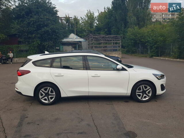 Белый Форд Фокус, объемом двигателя 1.5 л и пробегом 82 тыс. км за 19900 $, фото 6 на Automoto.ua