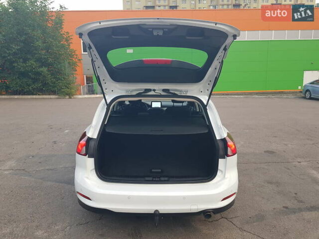 Белый Форд Фокус, объемом двигателя 1.5 л и пробегом 82 тыс. км за 19900 $, фото 42 на Automoto.ua