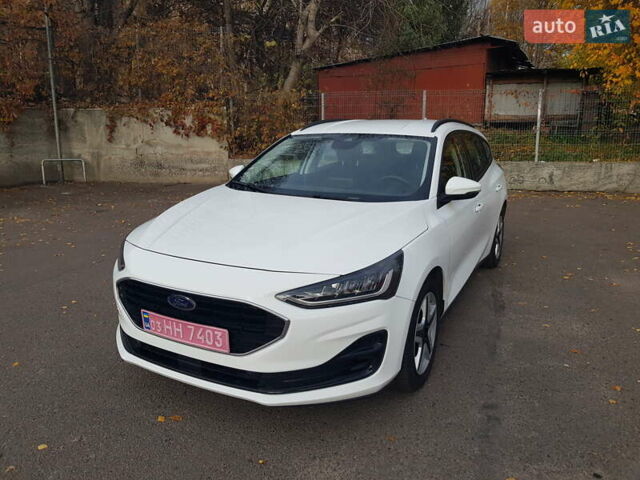 Белый Форд Фокус, объемом двигателя 1.5 л и пробегом 82 тыс. км за 18500 $, фото 1 на Automoto.ua