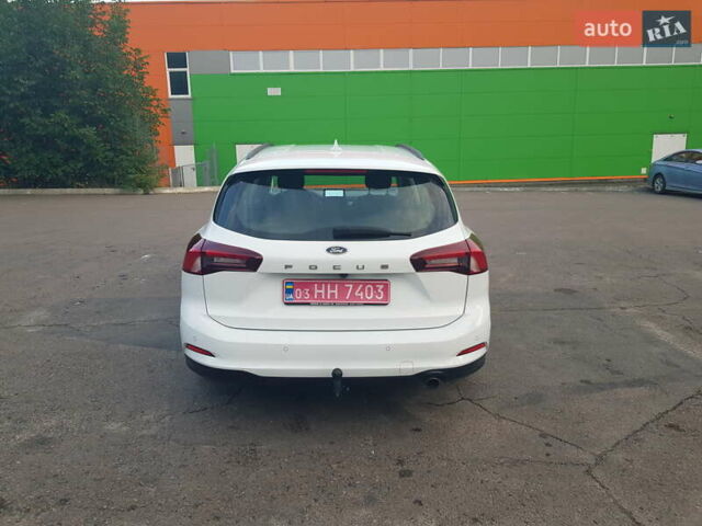 Белый Форд Фокус, объемом двигателя 1.5 л и пробегом 82 тыс. км за 19900 $, фото 9 на Automoto.ua