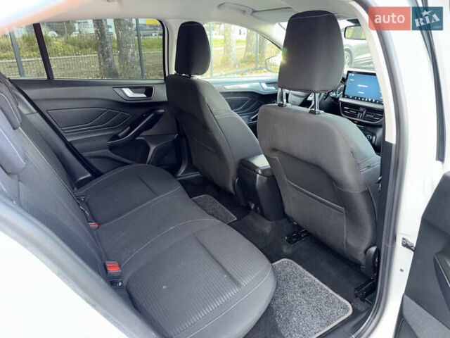 Білий Форд Фокус, об'ємом двигуна 1.5 л та пробігом 94 тис. км за 20500 $, фото 50 на Automoto.ua