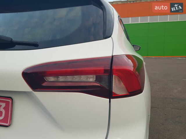 Белый Форд Фокус, объемом двигателя 1.5 л и пробегом 82 тыс. км за 19900 $, фото 19 на Automoto.ua