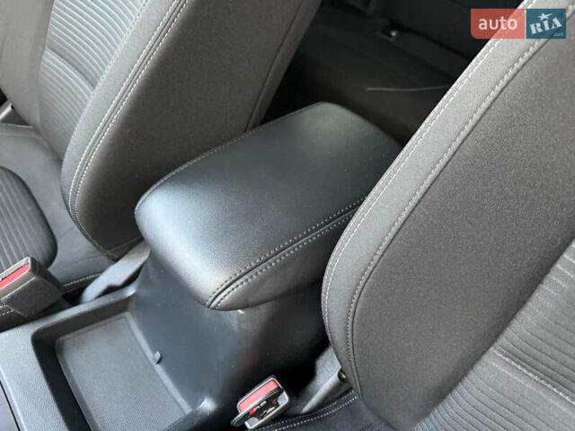 Білий Форд Фокус, об'ємом двигуна 1.5 л та пробігом 94 тис. км за 20500 $, фото 40 на Automoto.ua