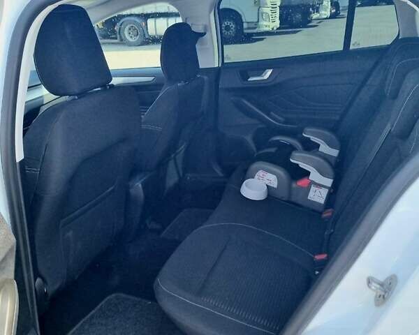 Белый Форд Фокус, объемом двигателя 1.5 л и пробегом 92 тыс. км за 20499 $, фото 18 на Automoto.ua