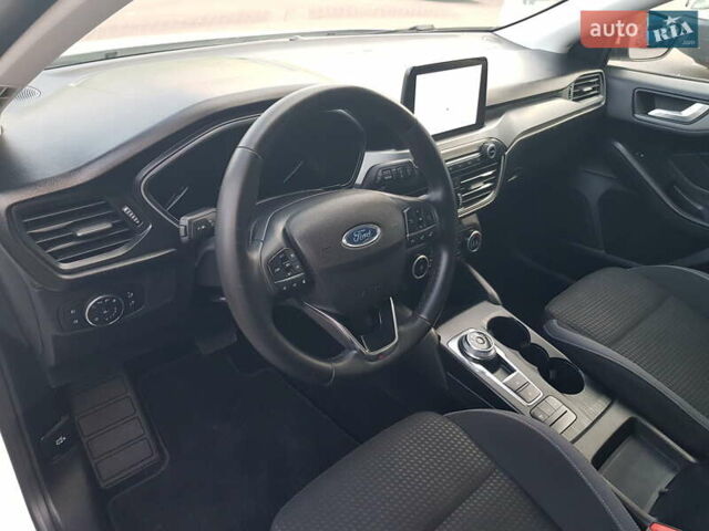 Белый Форд Фокус, объемом двигателя 1.5 л и пробегом 82 тыс. км за 19900 $, фото 25 на Automoto.ua