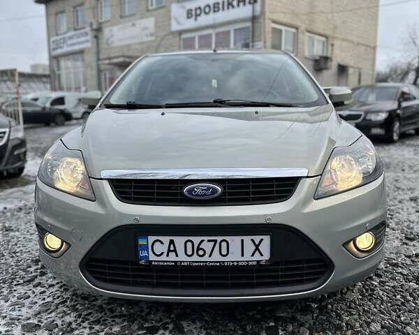 Бежевый Форд Фокус, объемом двигателя 1.8 л и пробегом 277 тыс. км за 5500 $, фото 1 на Automoto.ua