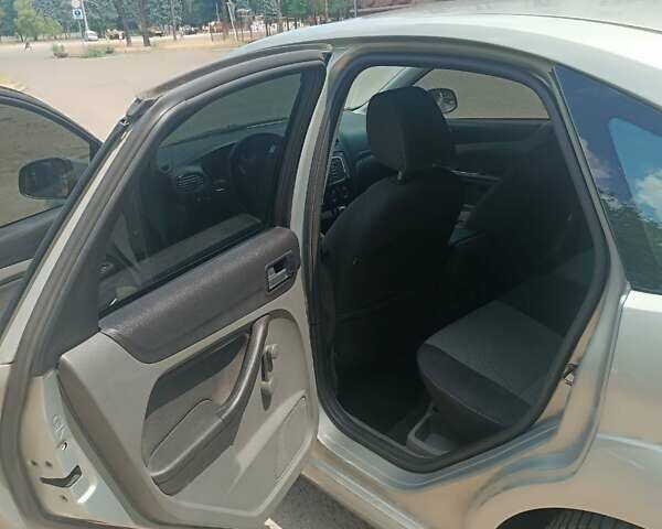 Бежевый Форд Фокус, объемом двигателя 1.6 л и пробегом 222 тыс. км за 6500 $, фото 18 на Automoto.ua