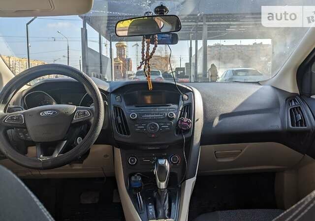 Форд Фокус 2015 у Харкові на Automoto.ua Бежевий Форд Фокус, об'ємом двигуна 2 л та пробігом 182 тис. км за 9899 $, фото 12 на Automoto.ua