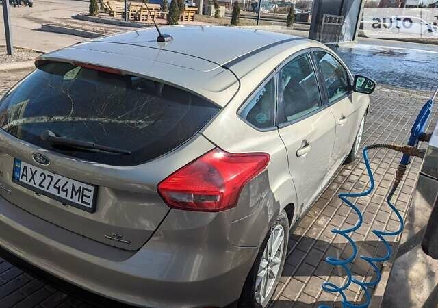 Форд Фокус 2015 у Харкові на Automoto.ua Бежевий Форд Фокус, об'ємом двигуна 2 л та пробігом 182 тис. км за 9899 $, фото 3 на Automoto.ua