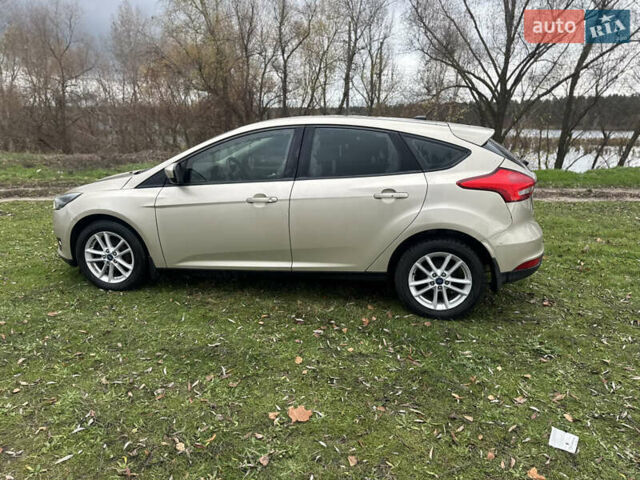 Бежевый Форд Фокус, объемом двигателя 2 л и пробегом 115 тыс. км за 7299 $, фото 4 на Automoto.ua