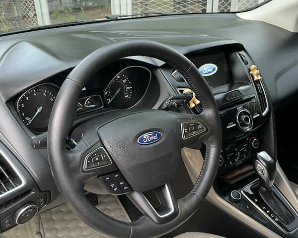 Бежевий Форд Фокус, об'ємом двигуна 2 л та пробігом 140 тис. км за 11000 $, фото 4 на Automoto.ua