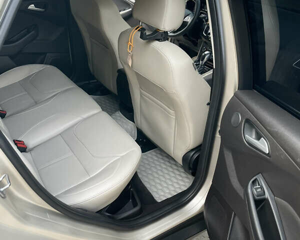 Бежевий Форд Фокус, об'ємом двигуна 2 л та пробігом 140 тис. км за 11000 $, фото 8 на Automoto.ua