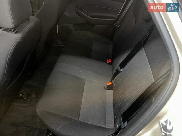 Бежевый Форд Фокус, объемом двигателя 2 л и пробегом 172 тыс. км за 8000 $, фото 8 на Automoto.ua