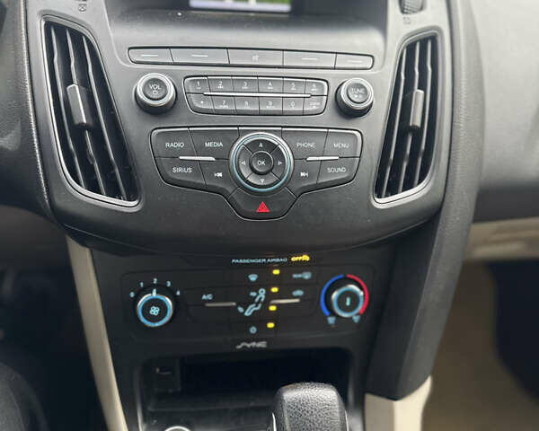 Бежевый Форд Фокус, объемом двигателя 2 л и пробегом 115 тыс. км за 7299 $, фото 26 на Automoto.ua