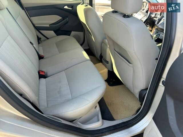 Бежевий Форд Фокус, об'ємом двигуна 2 л та пробігом 115 тис. км за 7800 $, фото 13 на Automoto.ua