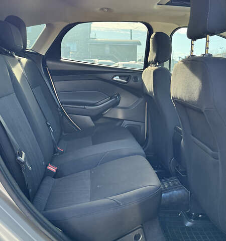 Бежевый Форд Фокус, объемом двигателя 2 л и пробегом 114 тыс. км за 9600 $, фото 12 на Automoto.ua