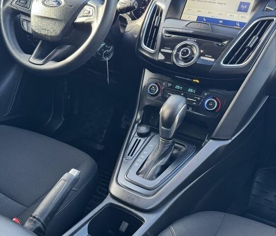 Бежевий Форд Фокус, об'ємом двигуна 2 л та пробігом 114 тис. км за 9600 $, фото 19 на Automoto.ua