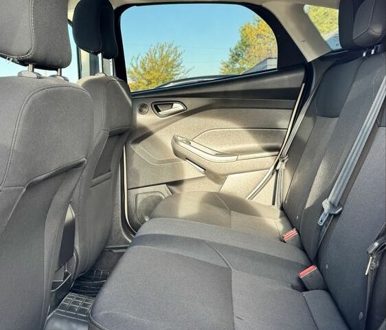 Бежевий Форд Фокус, об'ємом двигуна 2 л та пробігом 114 тис. км за 9600 $, фото 14 на Automoto.ua