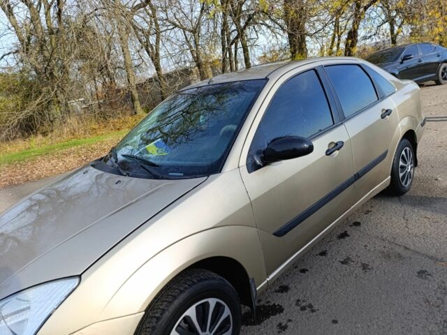 Бежевий Форд Фокус, об'ємом двигуна 2 л та пробігом 111 тис. км за 2600 $, фото 1 на Automoto.ua